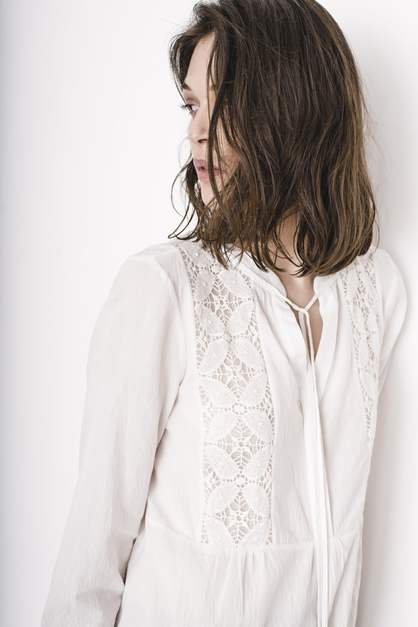 Cirine blouse – 100% cotton – Cotton dot dobby with cotton lace