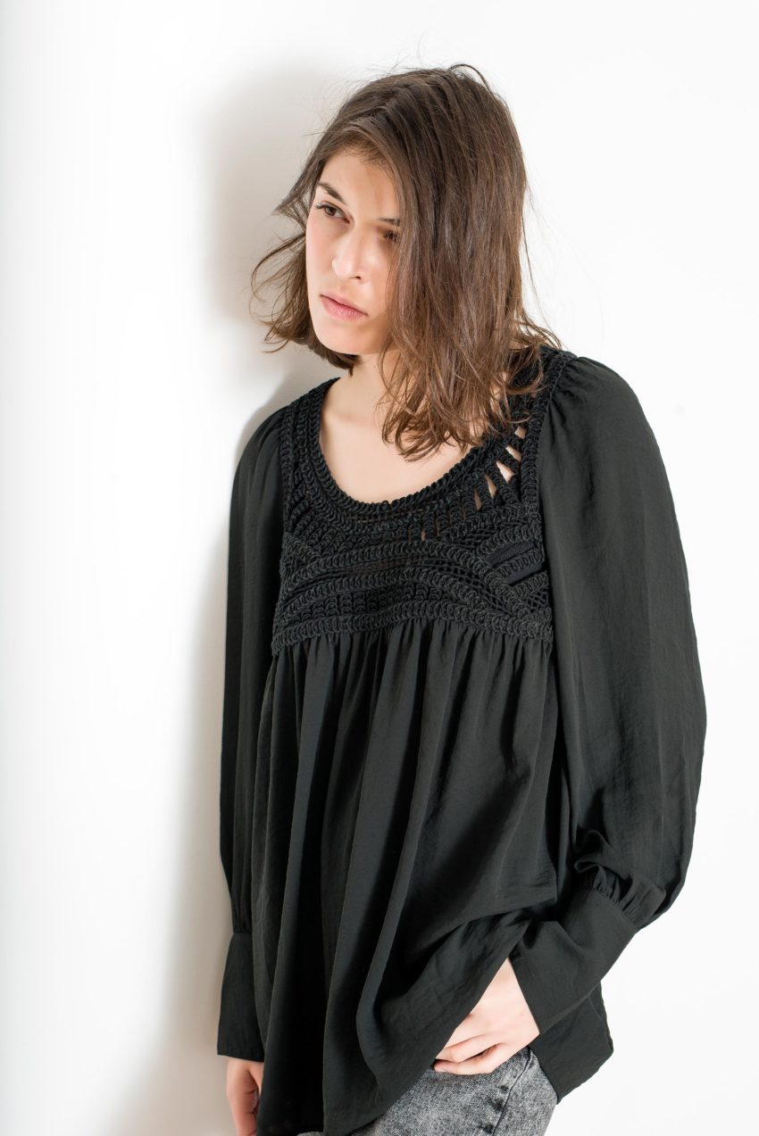 MERRI TOP – Hammered Polyester Crepe